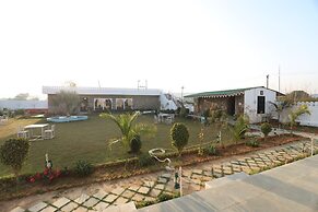 The Castle Crown Hem Vilas Resort