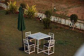 The Castle Crown Hem Vilas Resort