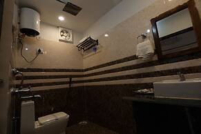 The Castle Crown Hem Vilas Resort