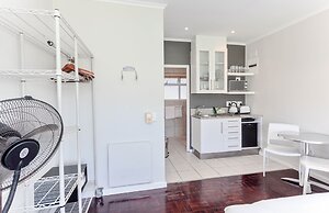 Mouille Point Studio Apartment With Stunning View