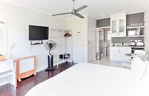 Mouille Point Studio Apartment With Stunning View