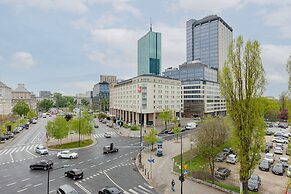 Bonifraterska Apartment by Renters