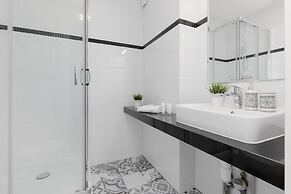 Bonifraterska Apartment by Renters