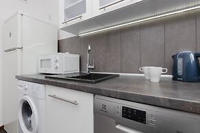 Bonifraterska Apartment by Renters