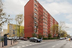 Dickensa Warsaw Apartment by Renters