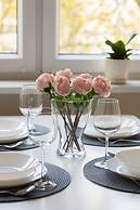 Dickensa Warsaw Apartment by Renters