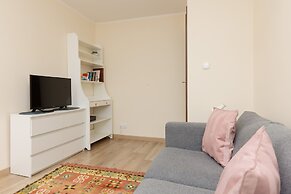 Dickensa Warsaw Apartment by Renters