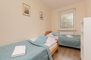 Dickensa Warsaw Apartment by Renters