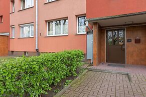 Dickensa Warsaw Apartment by Renters