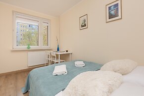 Dickensa Warsaw Apartment by Renters