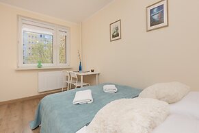 Dickensa Warsaw Apartment by Renters