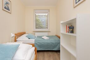 Dickensa Warsaw Apartment by Renters