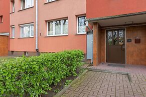 Dickensa Warsaw Apartment by Renters