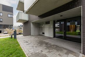 Sunny & Elegant Apartment by Renters