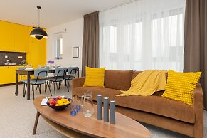 Sunny & Elegant Apartment by Renters