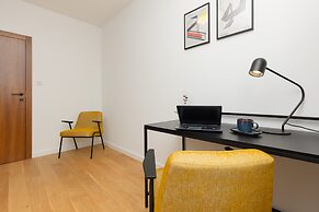 Sunny & Elegant Apartment by Renters