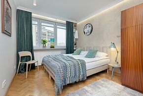 Retro-style Apartment Warsaw by Renters