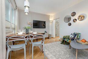 Retro-style Apartment Warsaw by Renters