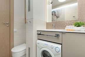 Retro-style Apartment Warsaw by Renters