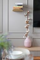 Retro-style Apartment Warsaw by Renters