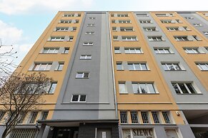 Retro-style Apartment Warsaw by Renters