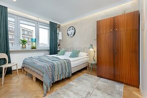 Retro-style Apartment Warsaw by Renters