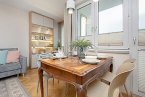 Retro-style Apartment Warsaw by Renters