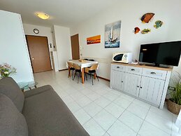 Luminous Flat With Balcony