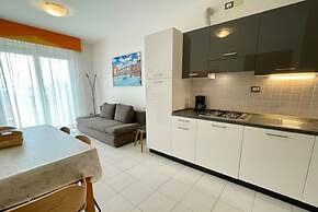 Luminous Flat With Balcony