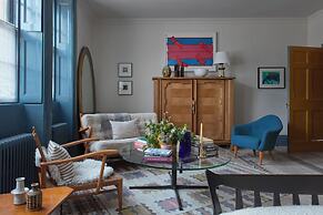 The Townhouse by 8 Holland Street