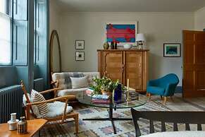 The Townhouse by 8 Holland Street