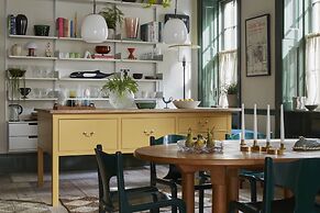 The Townhouse by 8 Holland Street