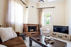 Casa Alta with mountain views