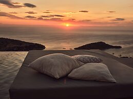 Etheria Luxury Villas & Suites