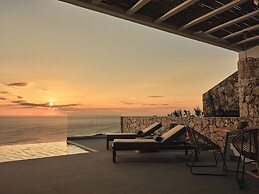 Etheria Luxury Villas & Suites