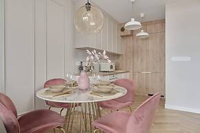 Krakowska Apartment by Renters Prestige