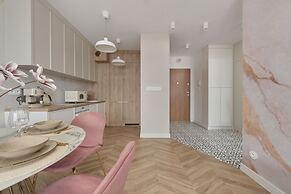 Krakowska Apartment by Renters Prestige