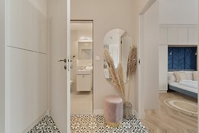 Krakowska Apartment by Renters Prestige