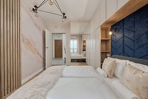 Krakowska Apartment by Renters Prestige