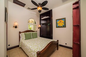 Harmon House in Herradura