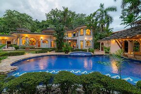 Harmon House in Herradura