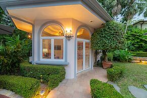 Harmon House in Herradura