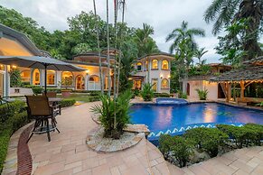 Harmon House in Herradura