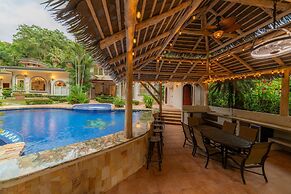 Harmon House in Herradura