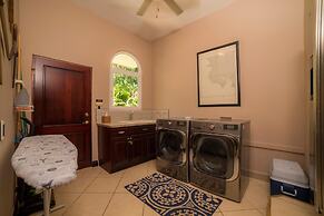 Harmon House in Herradura