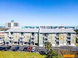 Good Vibes Carolina Beach 1 Bedroom Villa by RedAwning