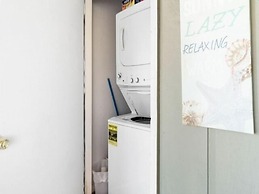 Good Vibes Carolina Beach 1 Bedroom Villa by RedAwning