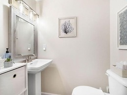 Good Vibes Carolina Beach 1 Bedroom Villa by RedAwning