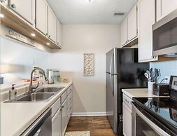 Good Vibes Carolina Beach 1 Bedroom Villa by RedAwning