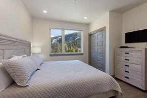 207 Clearwater Lofts 3 Bedroom Condo by RedAwning